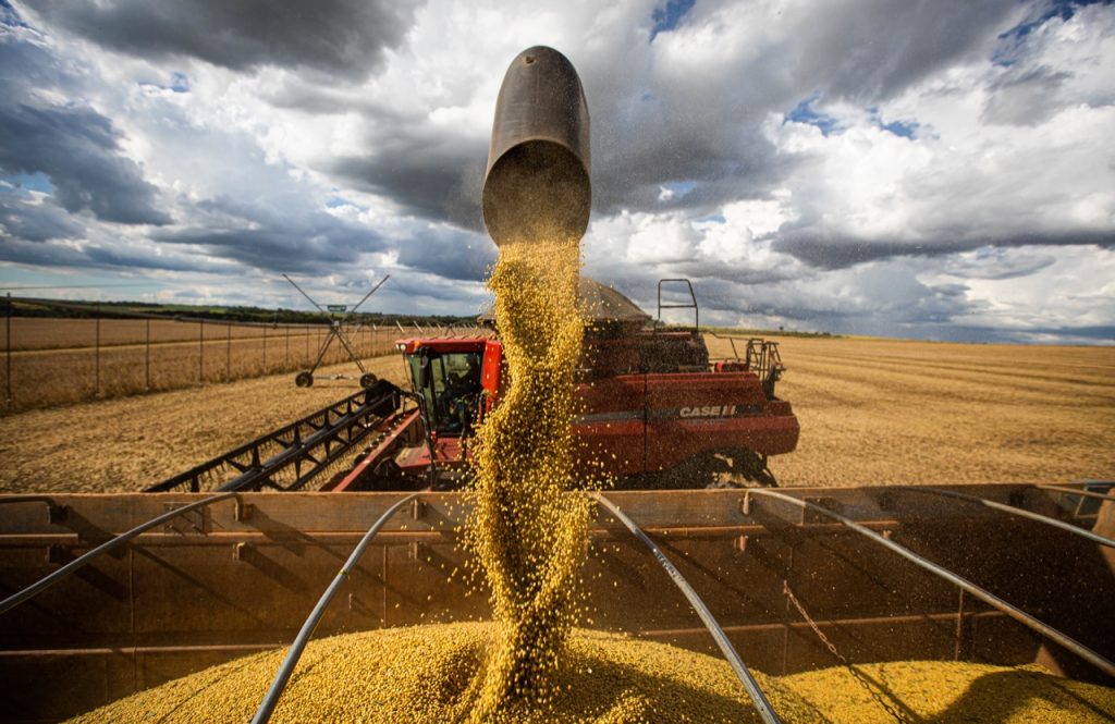 PIB do agronegócio recuou 2% no primeiro trimestre de 2026, diz CNA