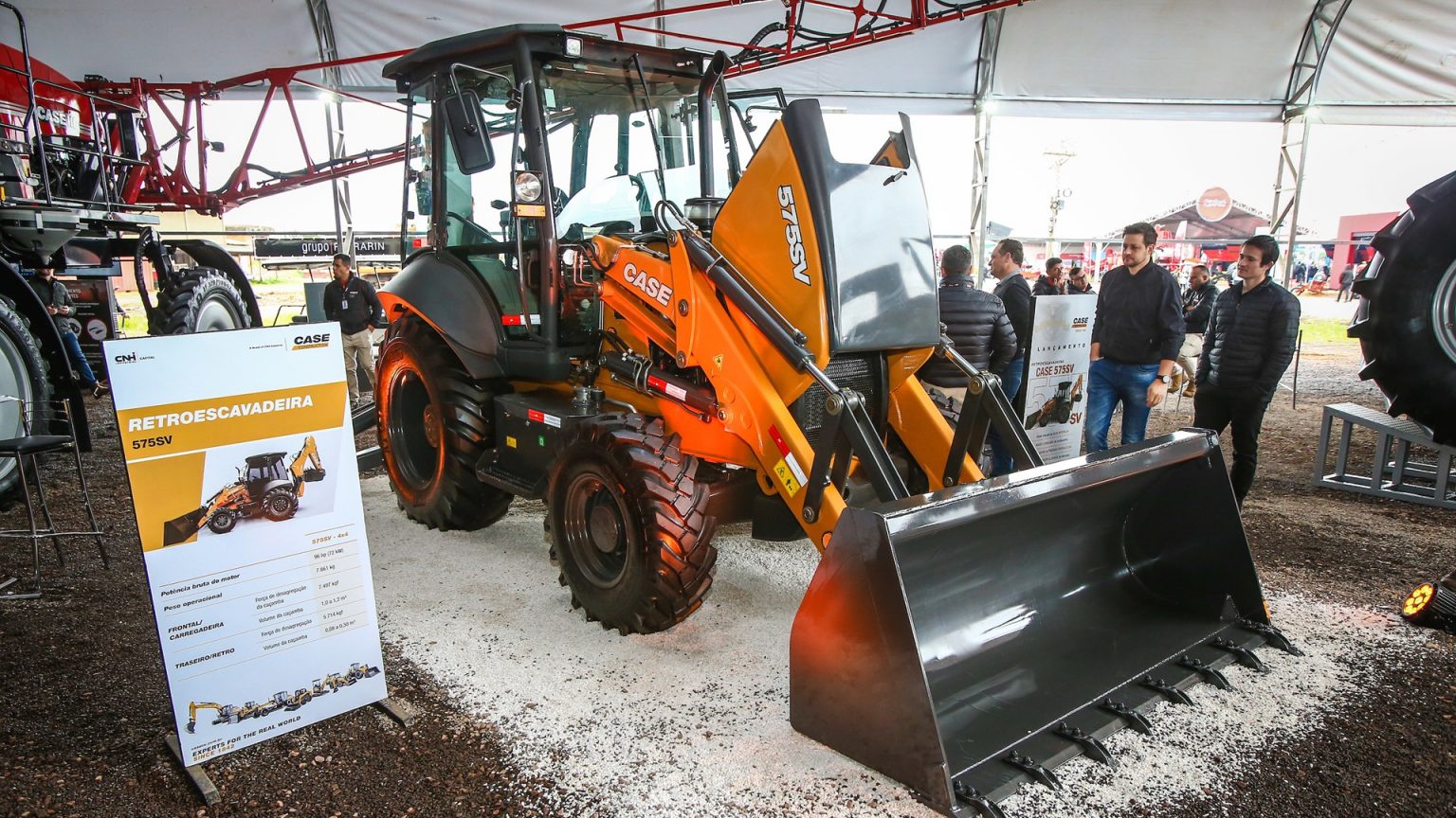 Case Construction lança nova linha de retroescavadeira Máquinas e