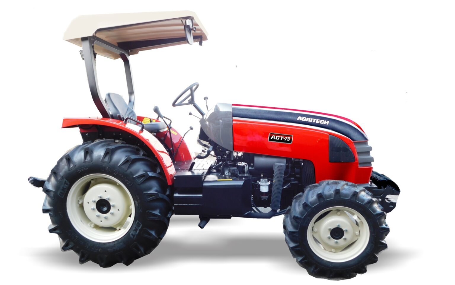 Agritech lança dois tratores 75 cv nas versões compacta e agrícola
