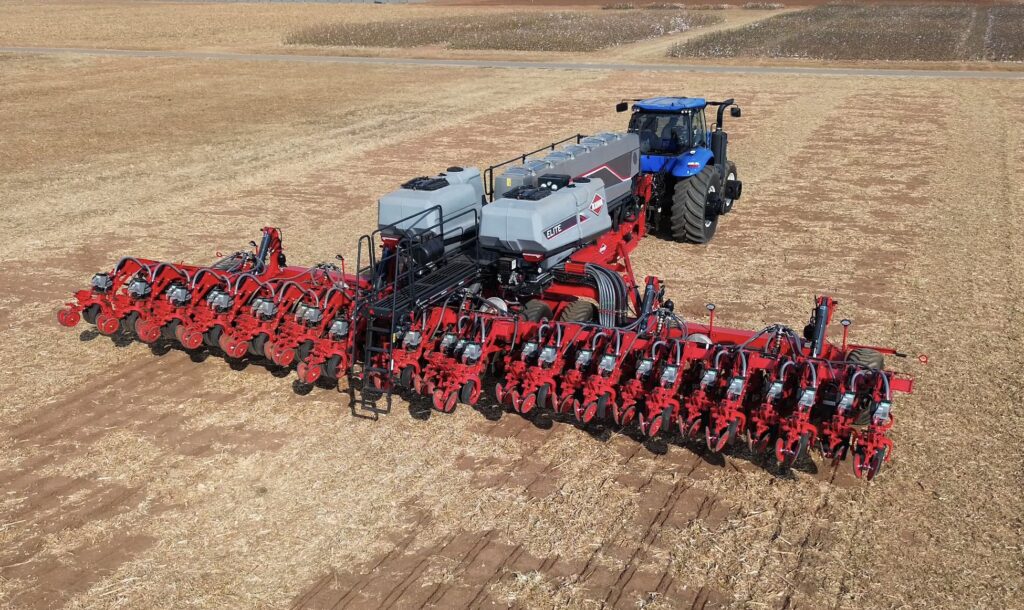 Plantadeira autotransportável é destaque da Kuhn no Show Rural Coopavel