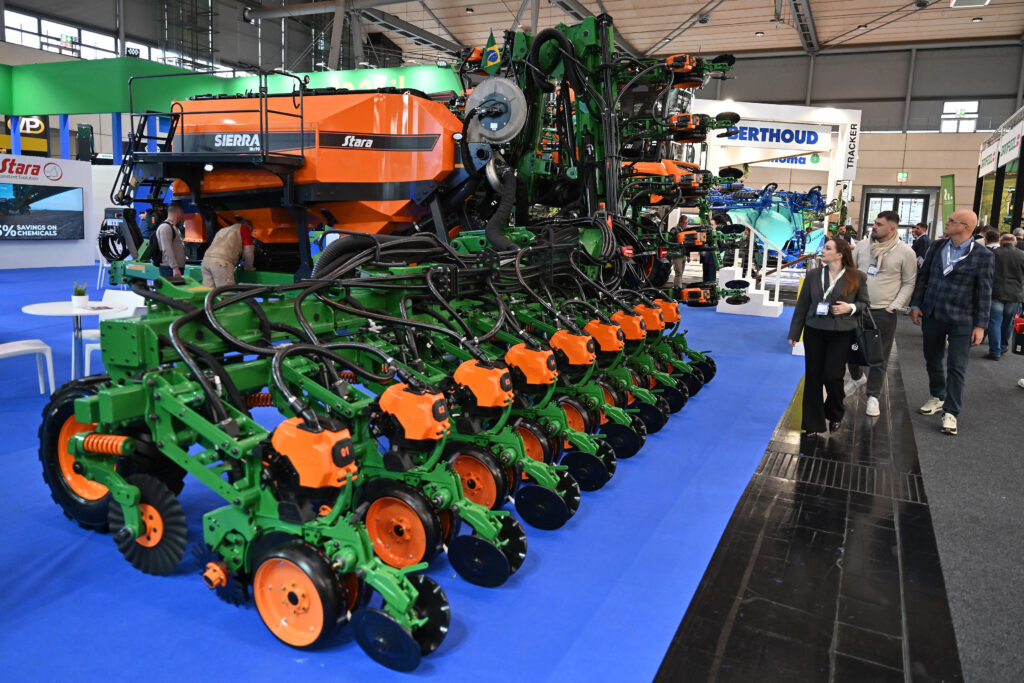 Brasil bate recorde de participação na Agritechnica 2025