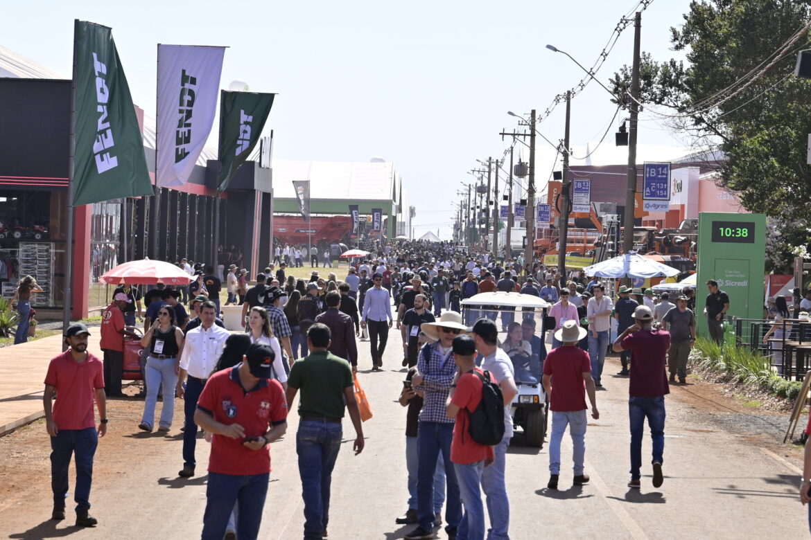 Agrishow 2026 encerra com queda de 22% na intenção de negócios