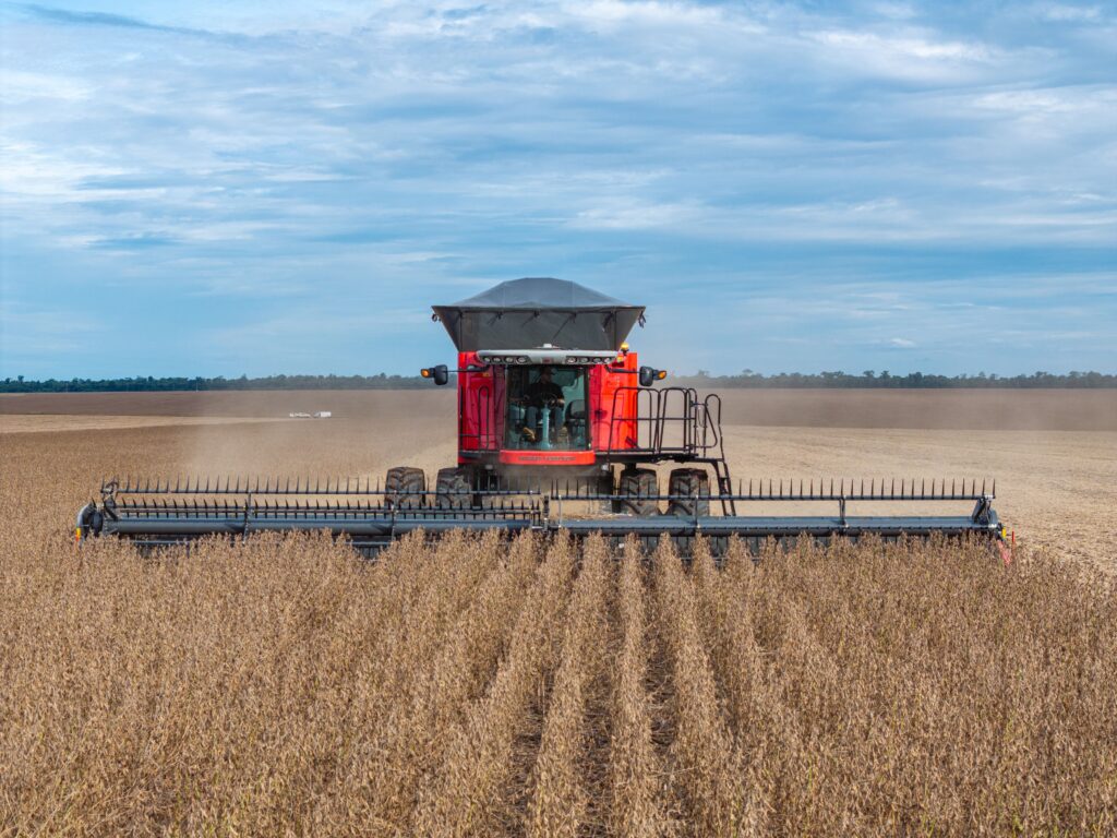Como máquinas inteligentes contribuem para a agricultura regenerativa