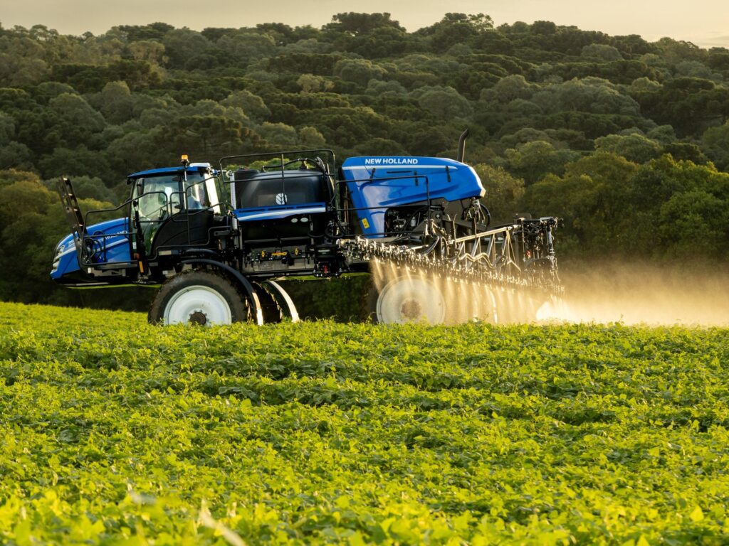 New Holland leva pulverização com IA e maior colheitadeira do Brasil à Bahia Farm Show - new holland New Holland leva pulverização com IA e maior colheitadeira do Brasil à Bahia Farm Show