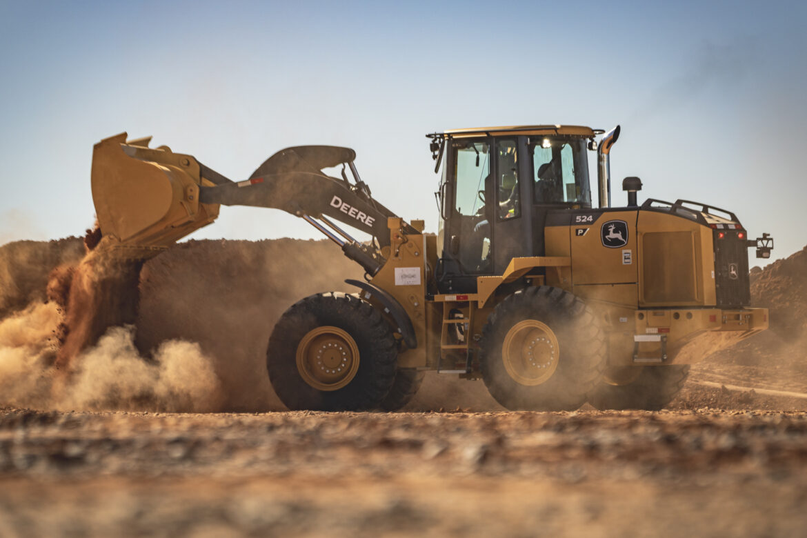 John Deere amplia rede de Construção com dois novos distribuidores